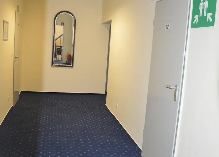 Hotel Commerz Hamburg By Uniqstay