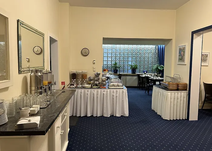 Commerz Hotel