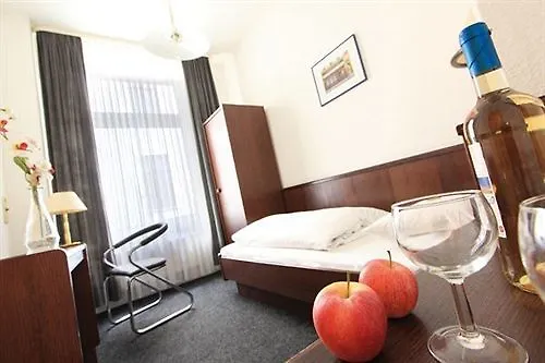 Hotel Commerz Hamburg By Uniqstay